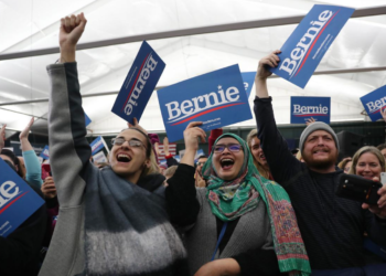 Bernie Sanders Ignites Maine Crowd as ‘Fighting Oligarchy Tour’ Backs Jackson and Platner